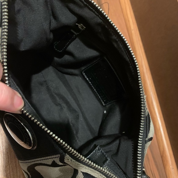 Coach - small purse. - Picture 5 of 9